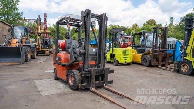 Nissan 18 天然气叉车