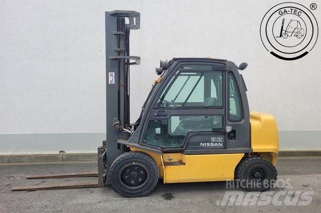 Nissan YG1D2A320 柴油叉车
