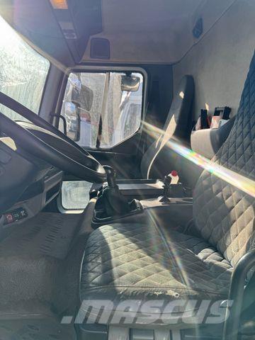 Renault Midlum 180 油罐车