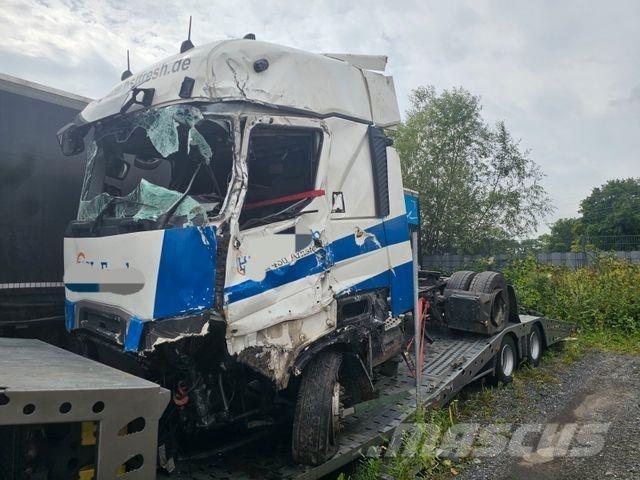 Renault T 440 牵引车