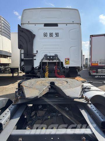 Renault T430 牵引车