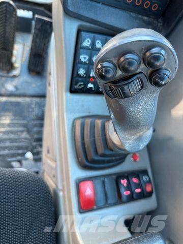 Terex TW110 轮式挖掘机