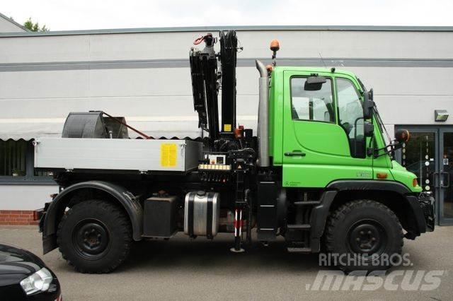 Unimog U 300 平板车