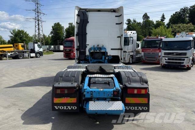 Volvo FH16-750 6x2 牵引车