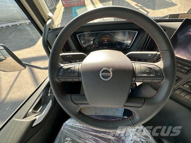 Volvo FMX 500 8x4 平板车