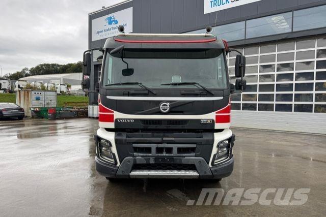 Volvo FMX-540 10x4 平板车