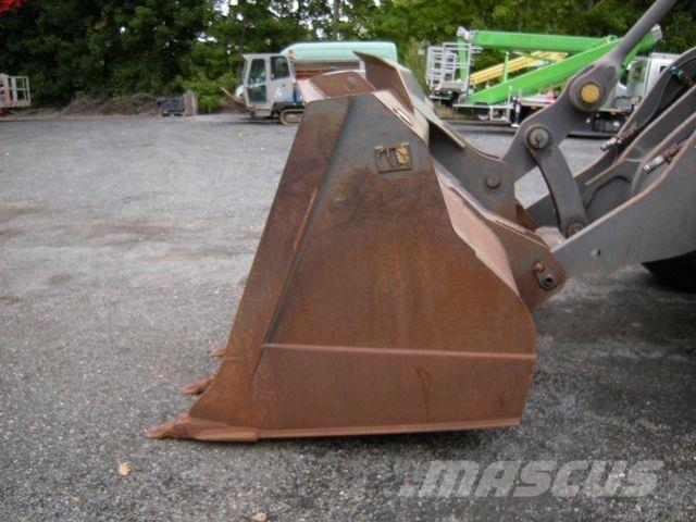 Volvo L 120 E 轮式装载机