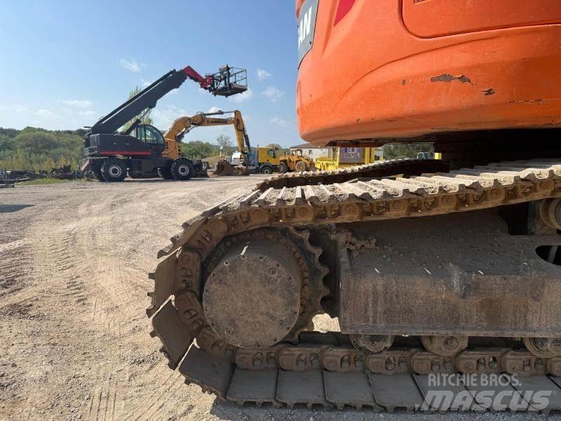Doosan DX235LCR 履带挖掘机