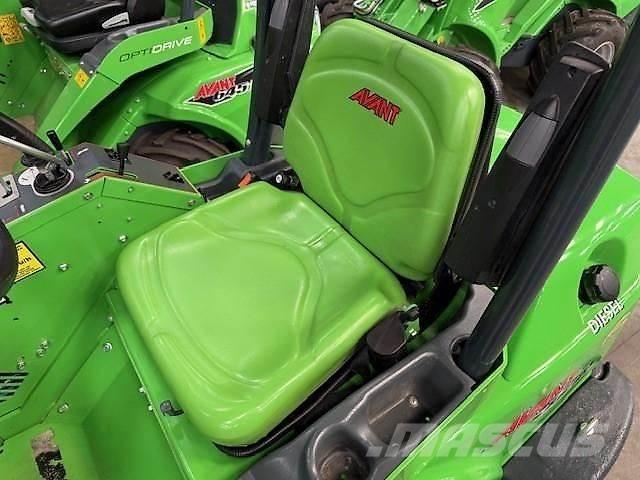 Avant 528 滑移装载机