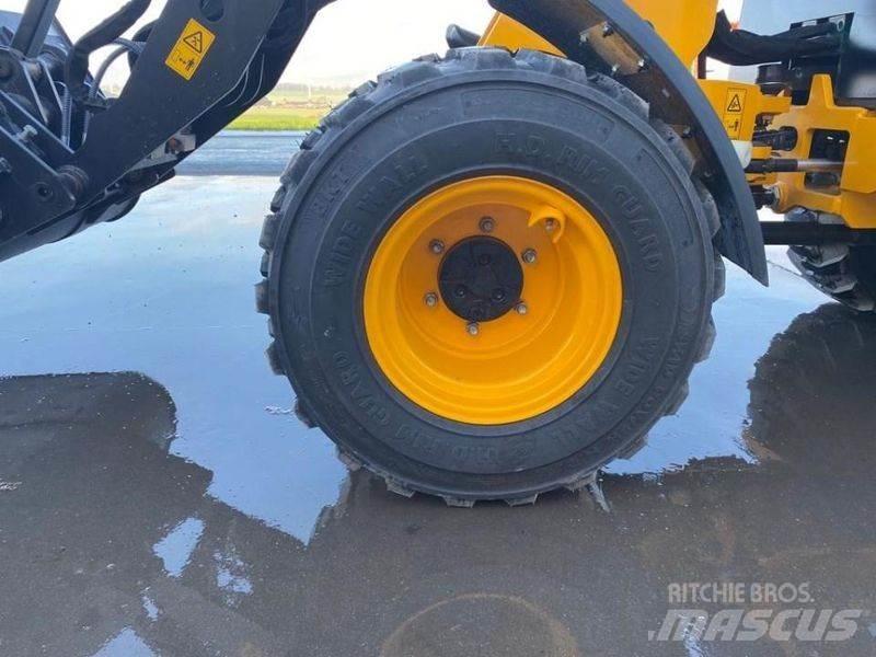 JCB 403 滑移装载机