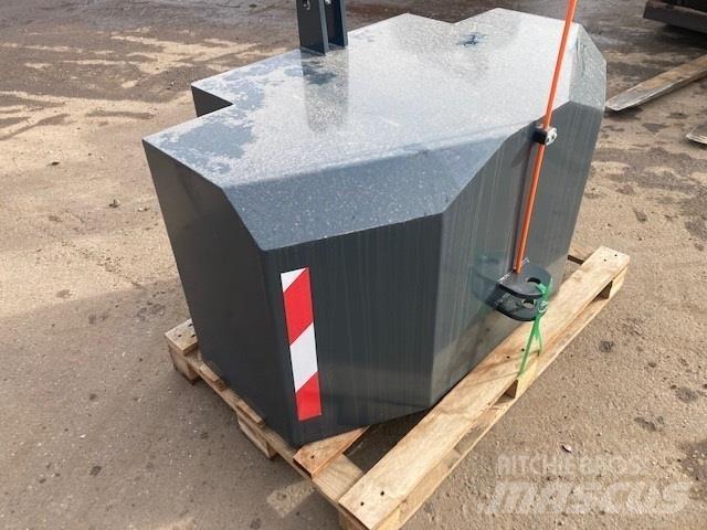 - - -  1200 KG 前配重块