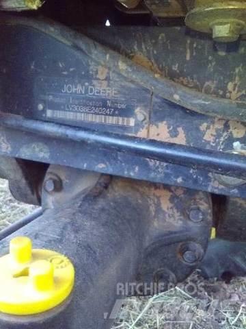 John Deere 3038E 建筑机械-其他