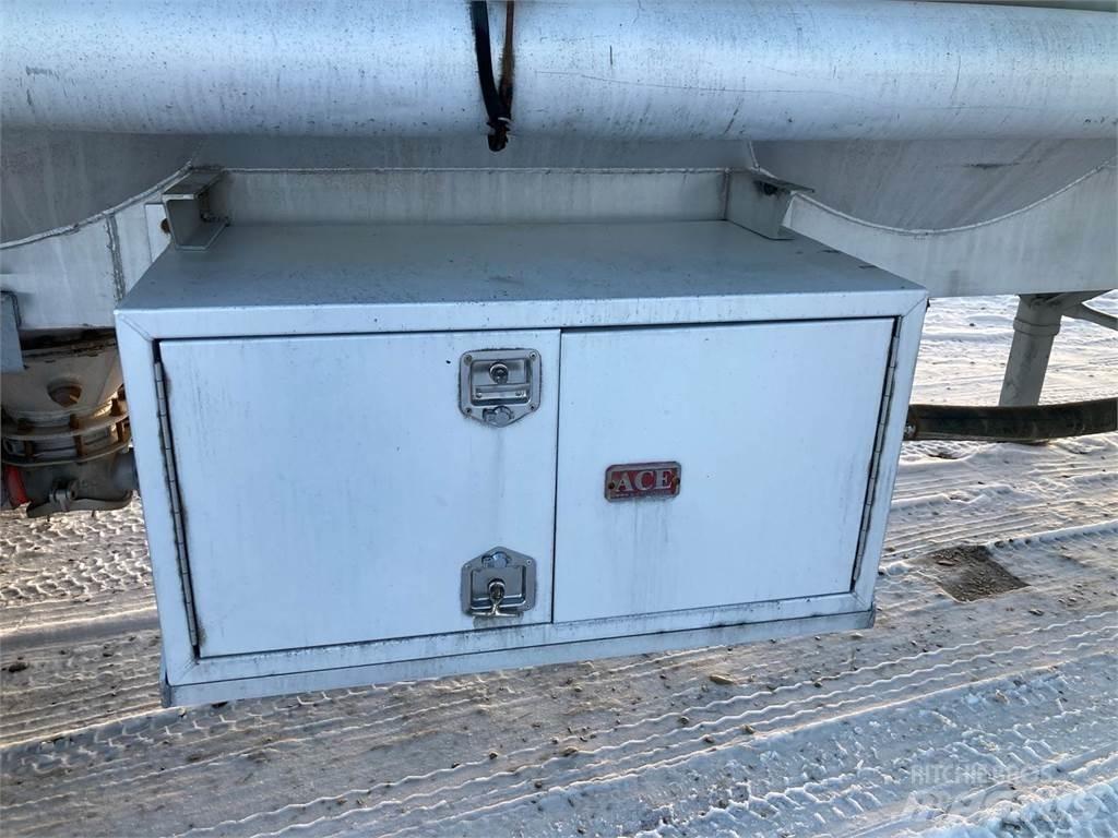 Advance  罐式拖车
