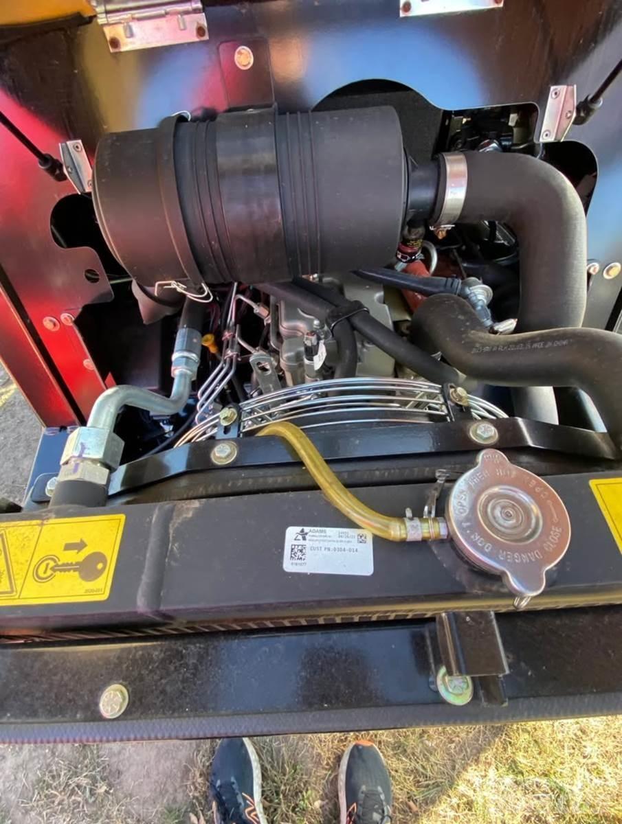ASV RT25 滑移装载机