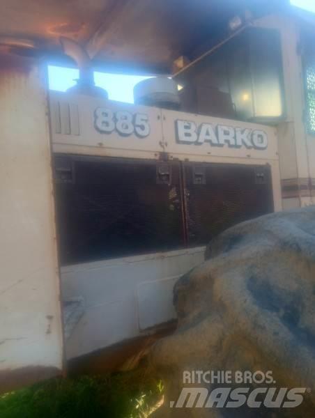Barko 885 伐木机