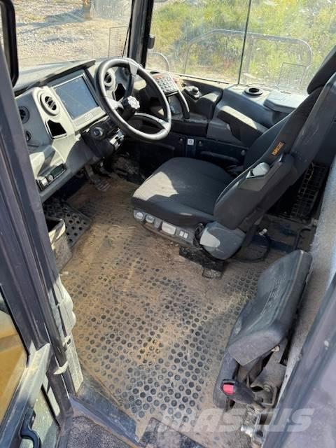 Bell B40E 铰接式自卸车