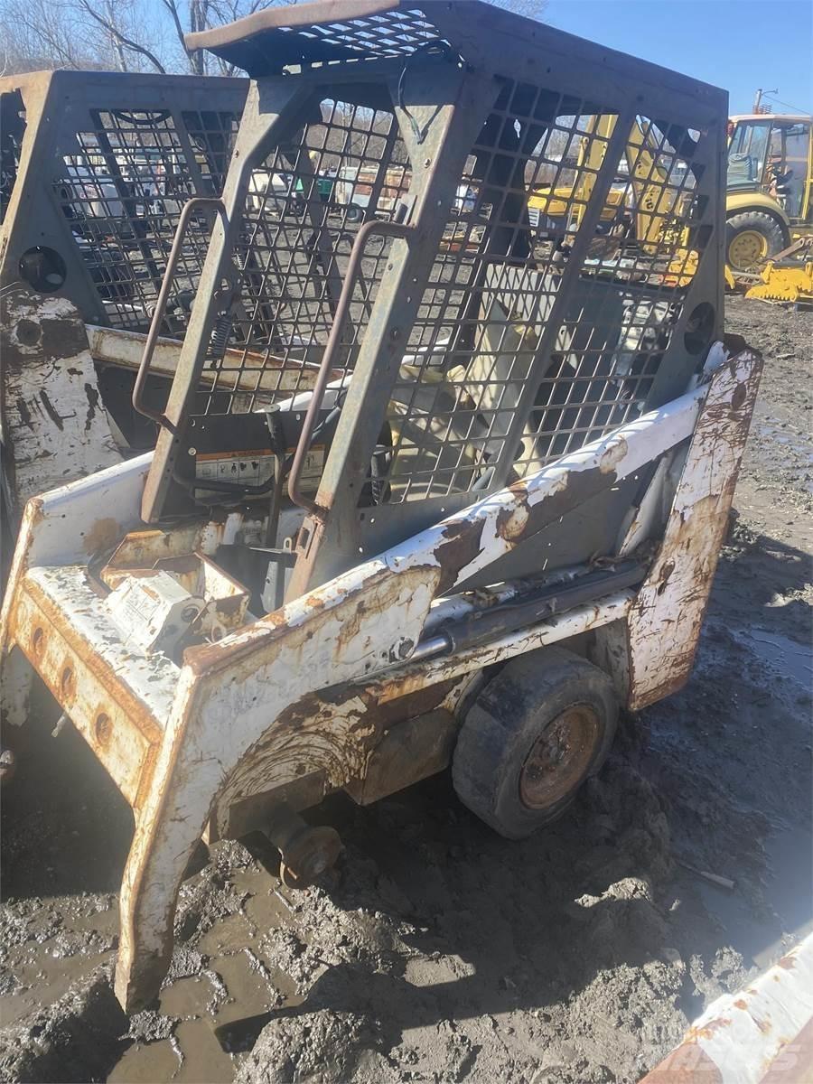 Bobcat 453 滑移装载机