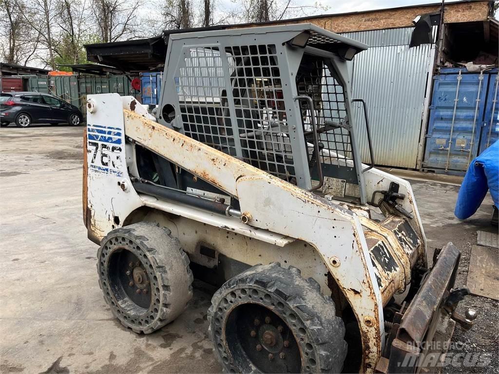Bobcat 763 滑移装载机