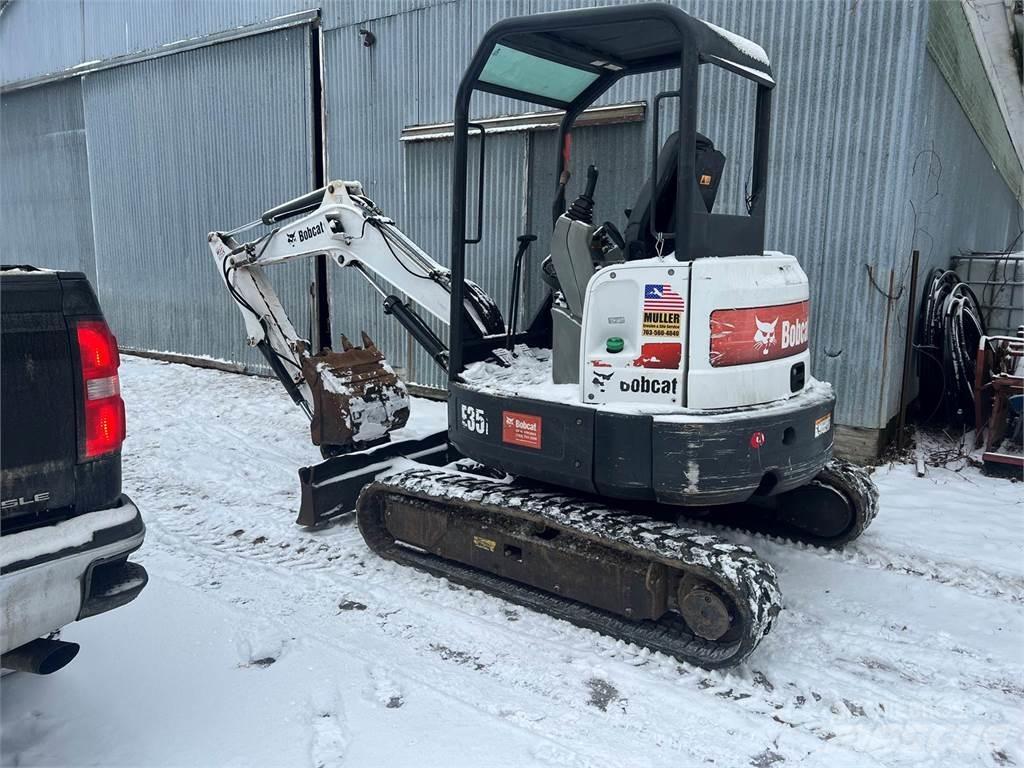 Bobcat E35 小型挖掘机