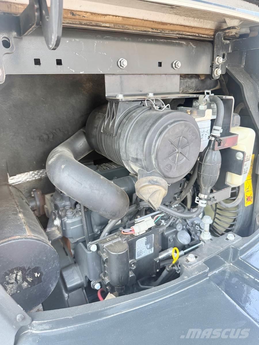 Bobcat E35 小型挖掘机