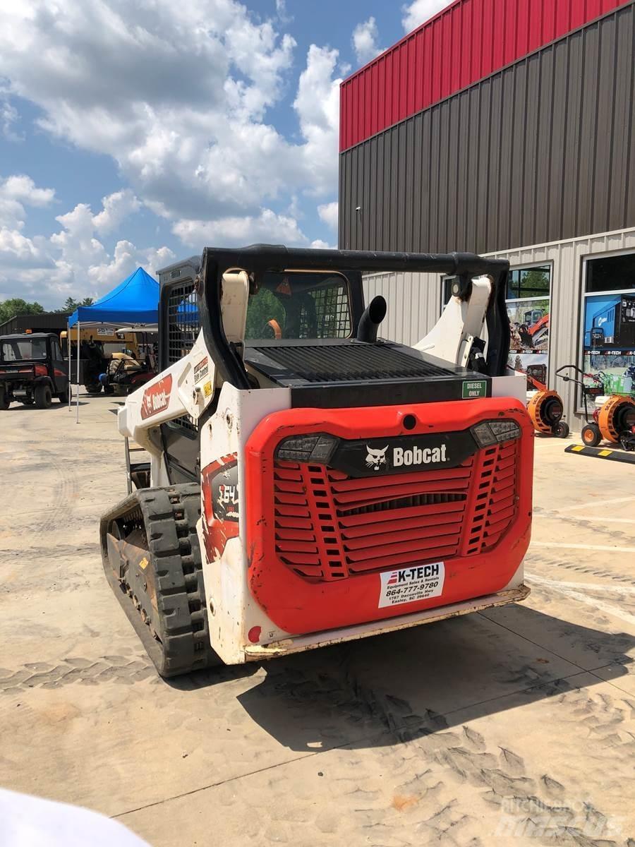 Bobcat T64 滑移装载机