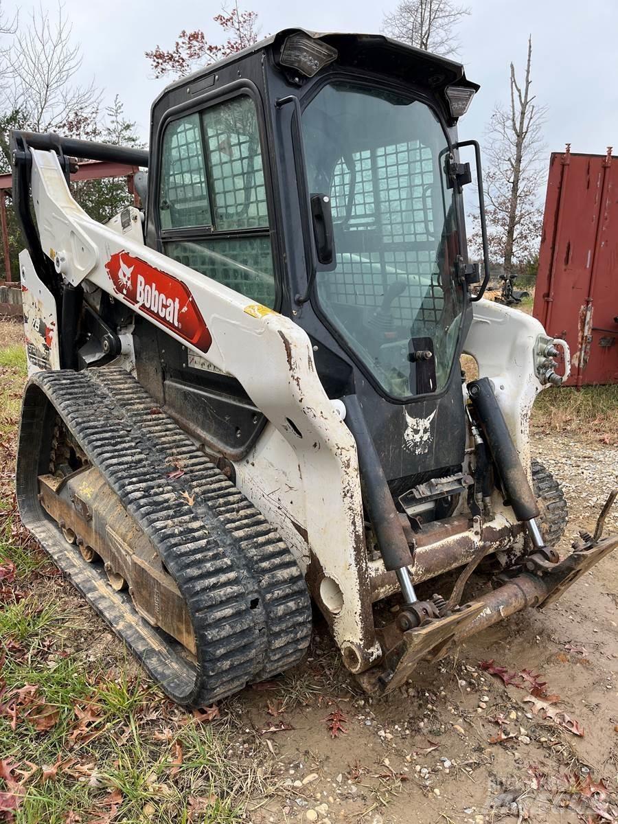 Bobcat T76 滑移装载机