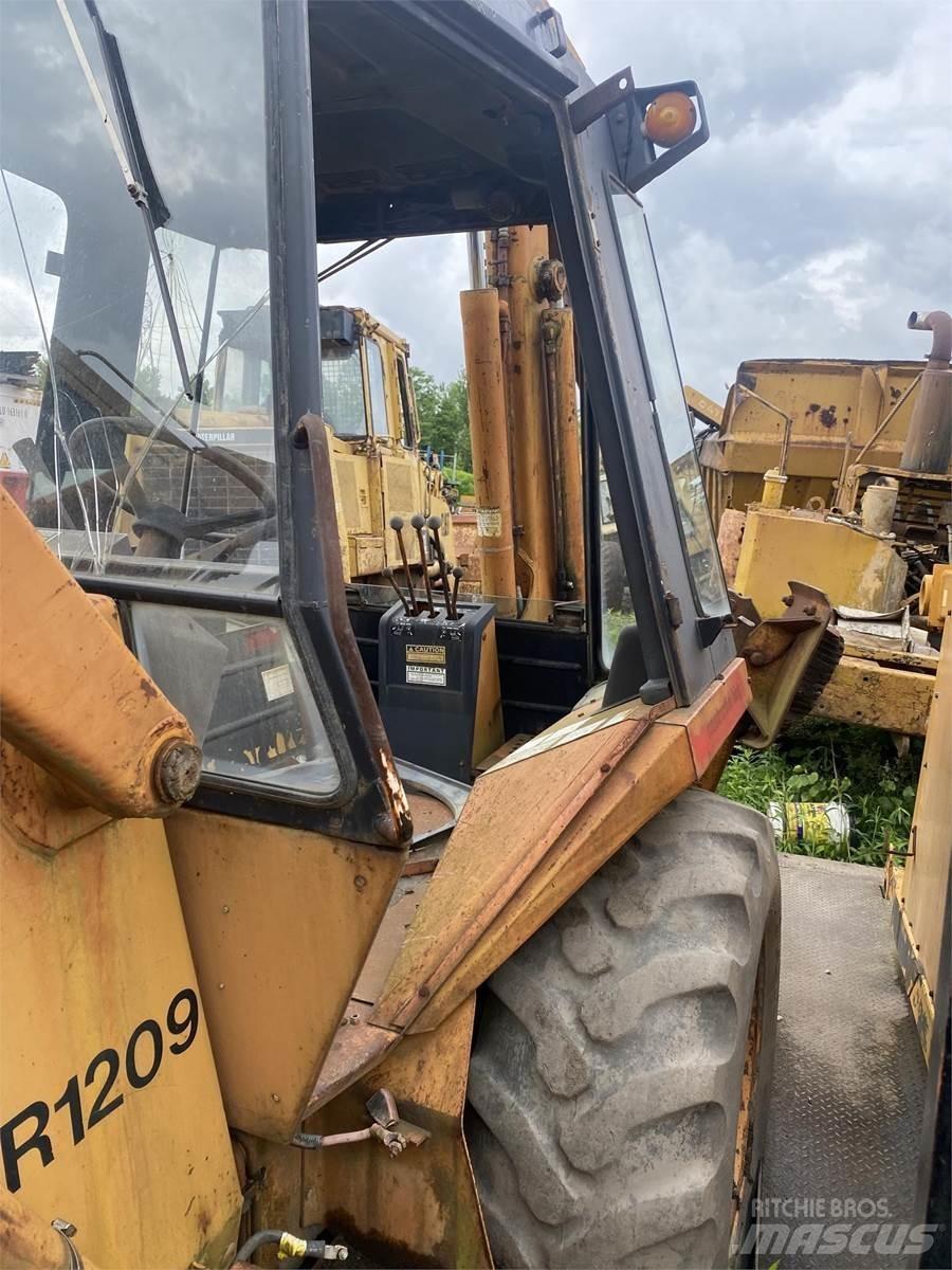 CASE 580D 反铲装载机
