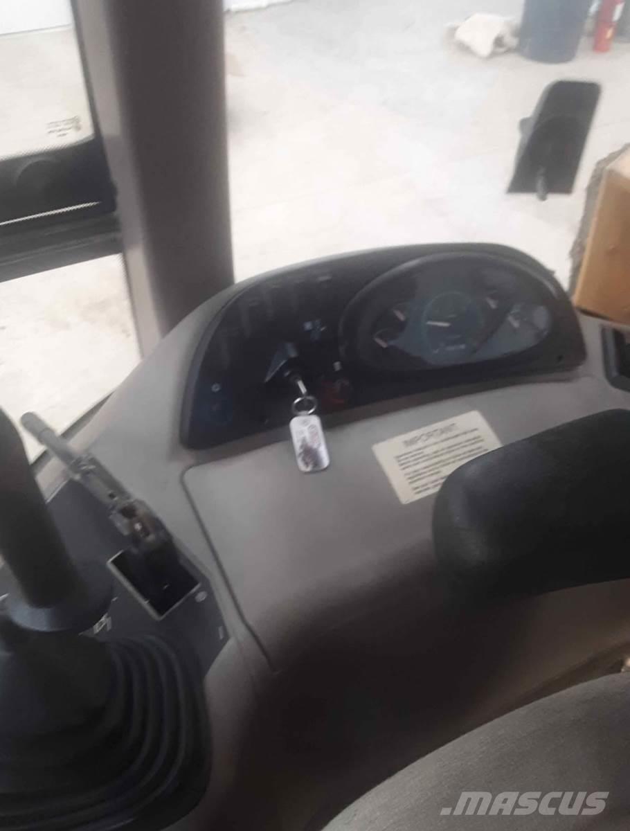 CASE 580M 反铲装载机