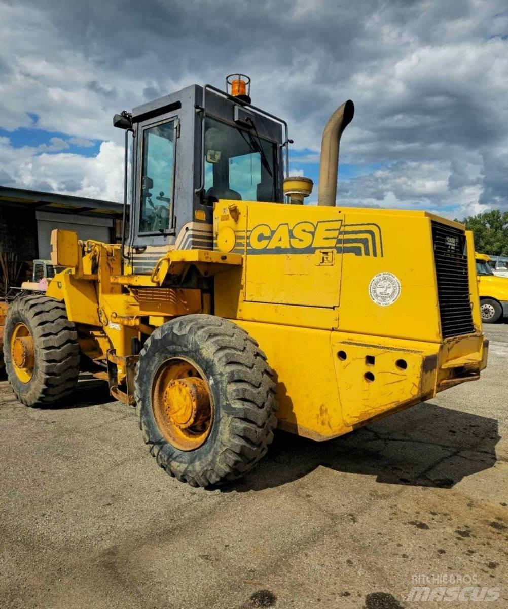 CASE 621B 轮式装载机