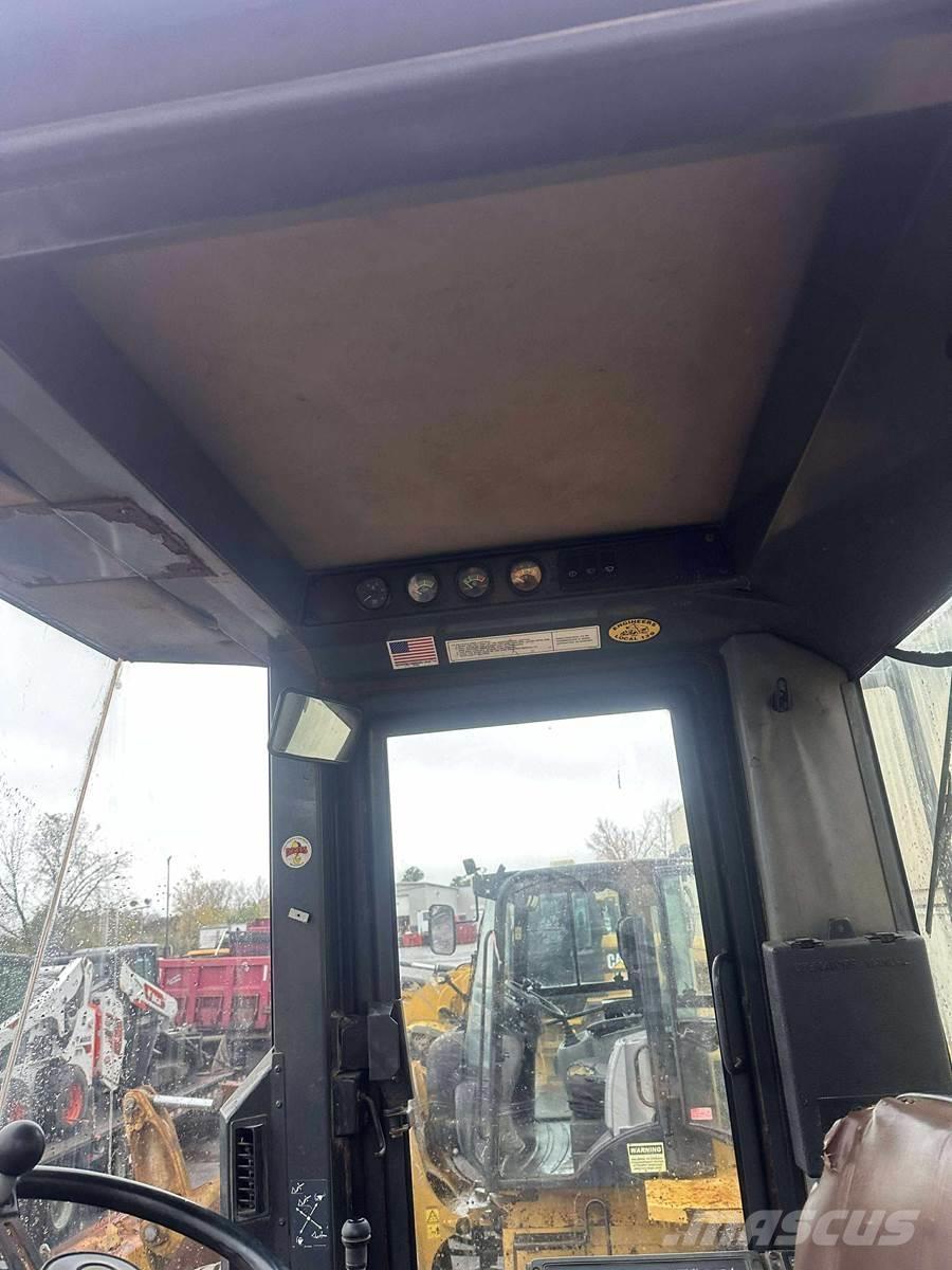 CASE 621B 轮式装载机