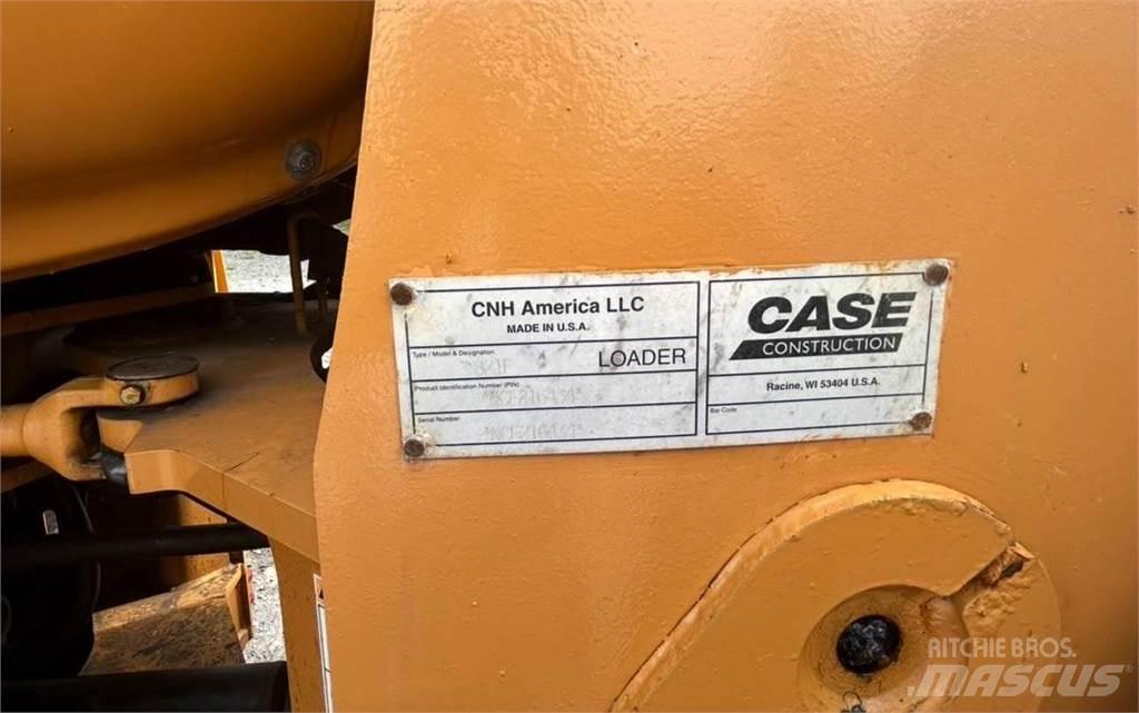 CASE 821F 轮式装载机