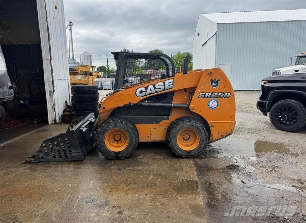 CASE SR270 滑移装载机