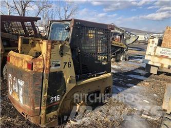 CAT 216B 滑移装载机