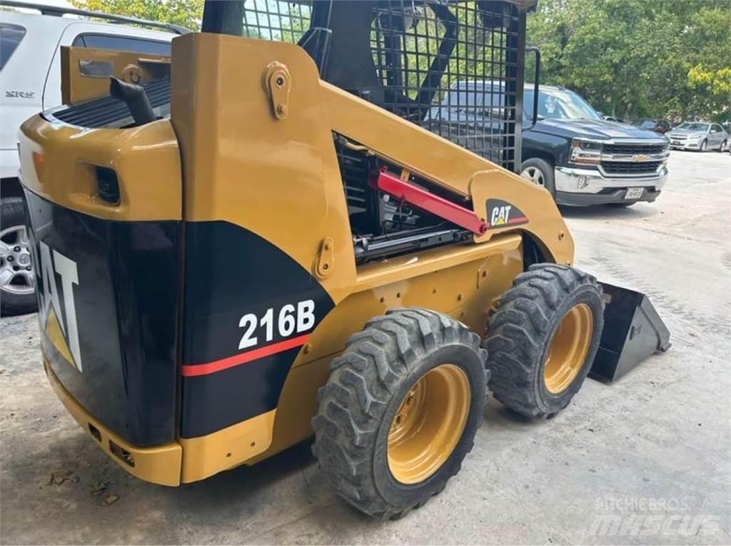 CAT 216B 滑移装载机