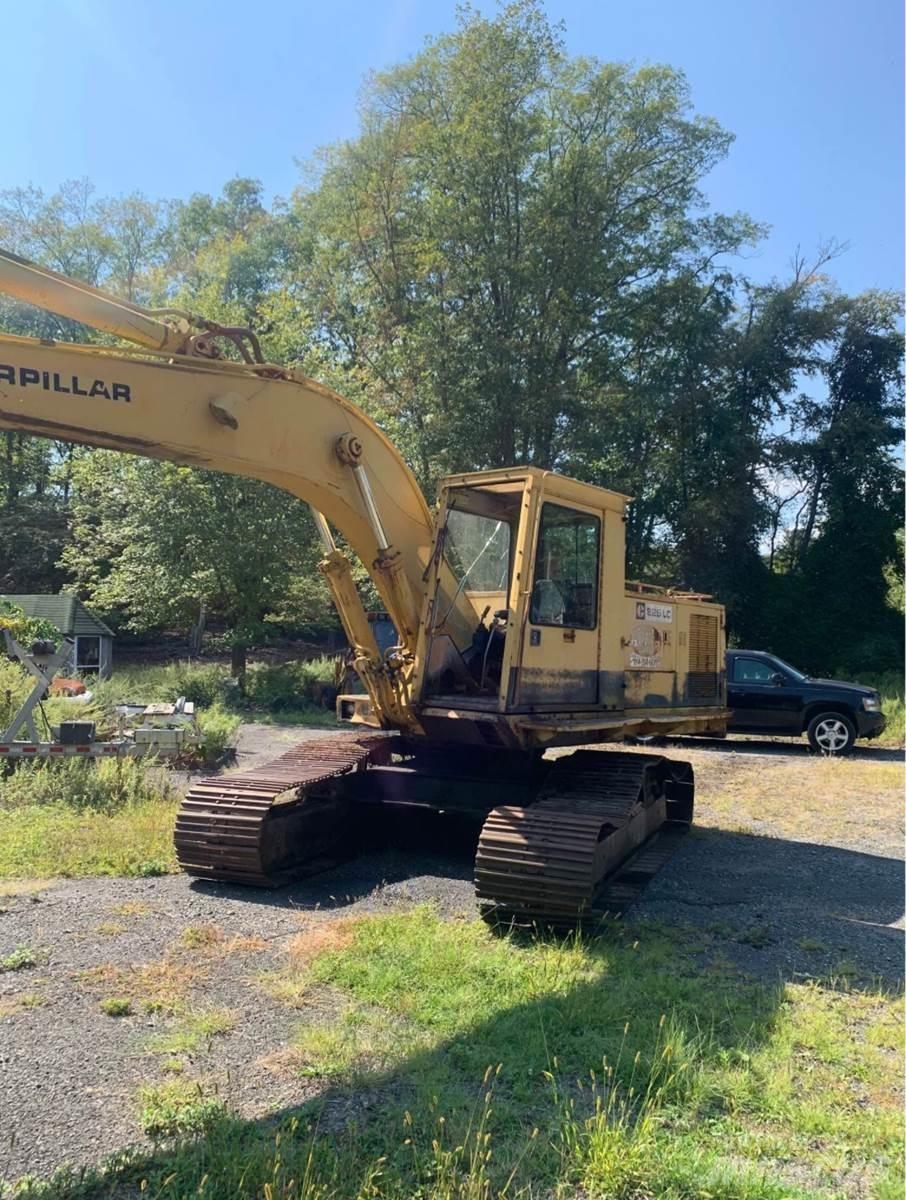 CAT 225 LC 履带挖掘机