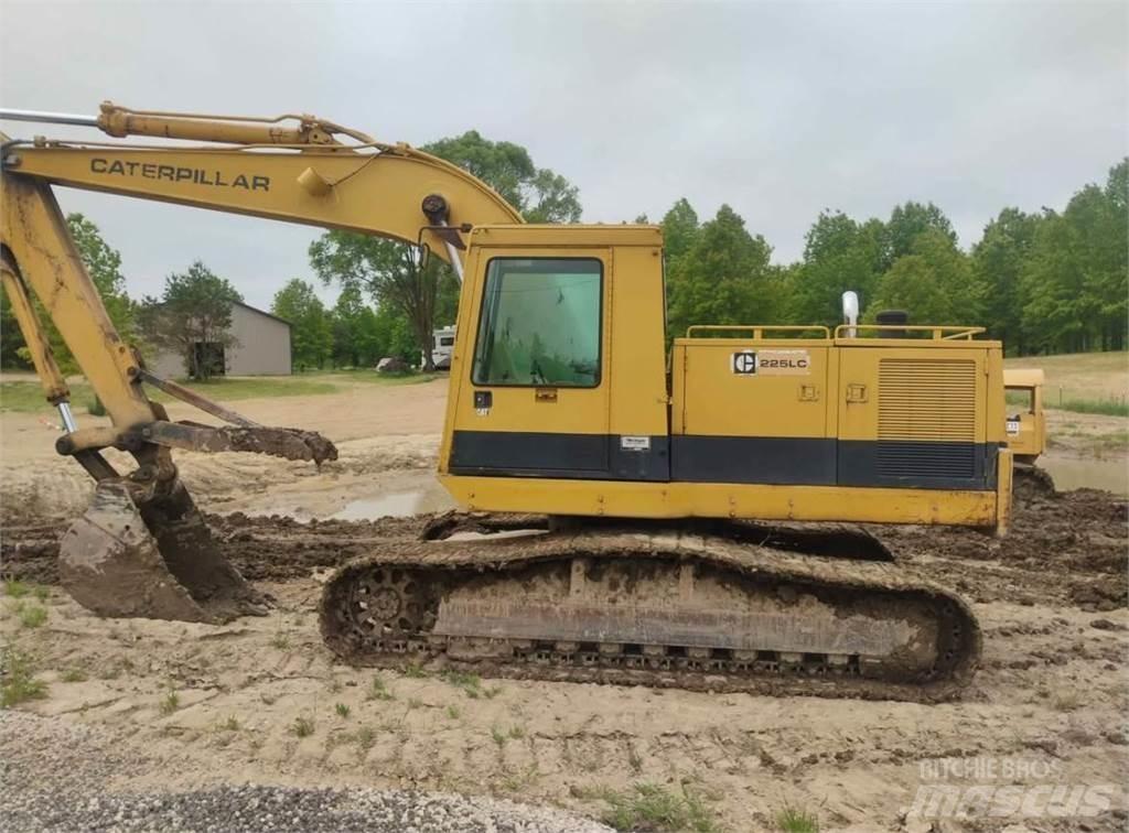 CAT 225 LC 履带挖掘机
