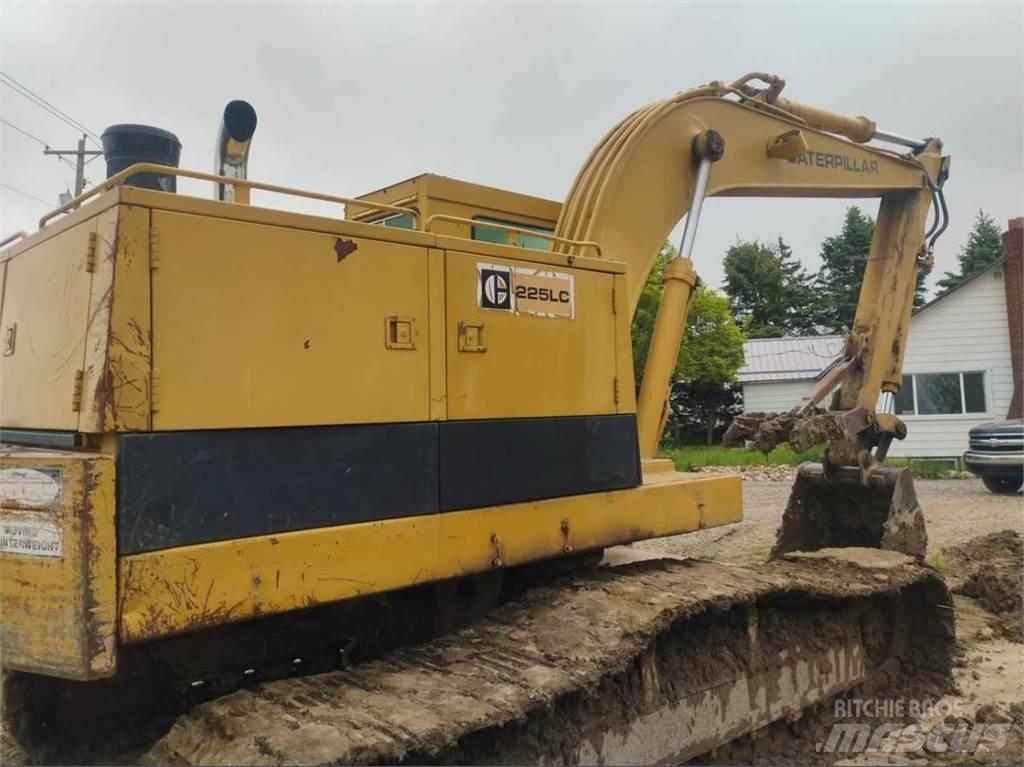 CAT 225 LC 履带挖掘机