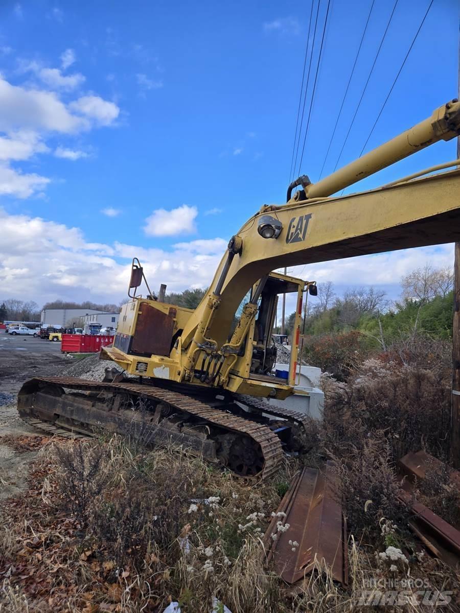 CAT 225D 履带挖掘机