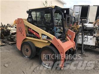 CAT 226B 滑移装载机