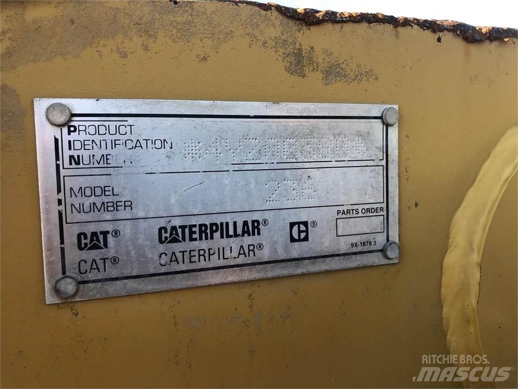 CAT 236 滑移装载机