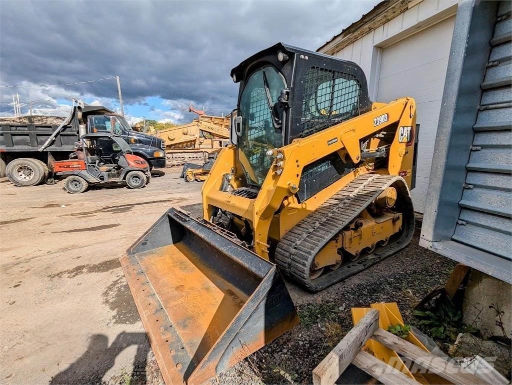 CAT 239D3 滑移装载机