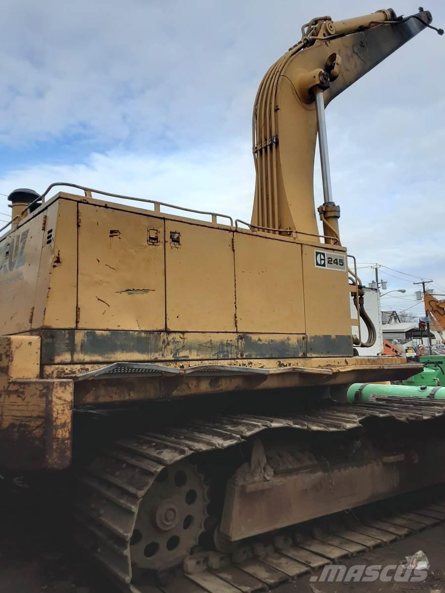 CAT 245 履带挖掘机