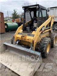 CAT 246 滑移装载机