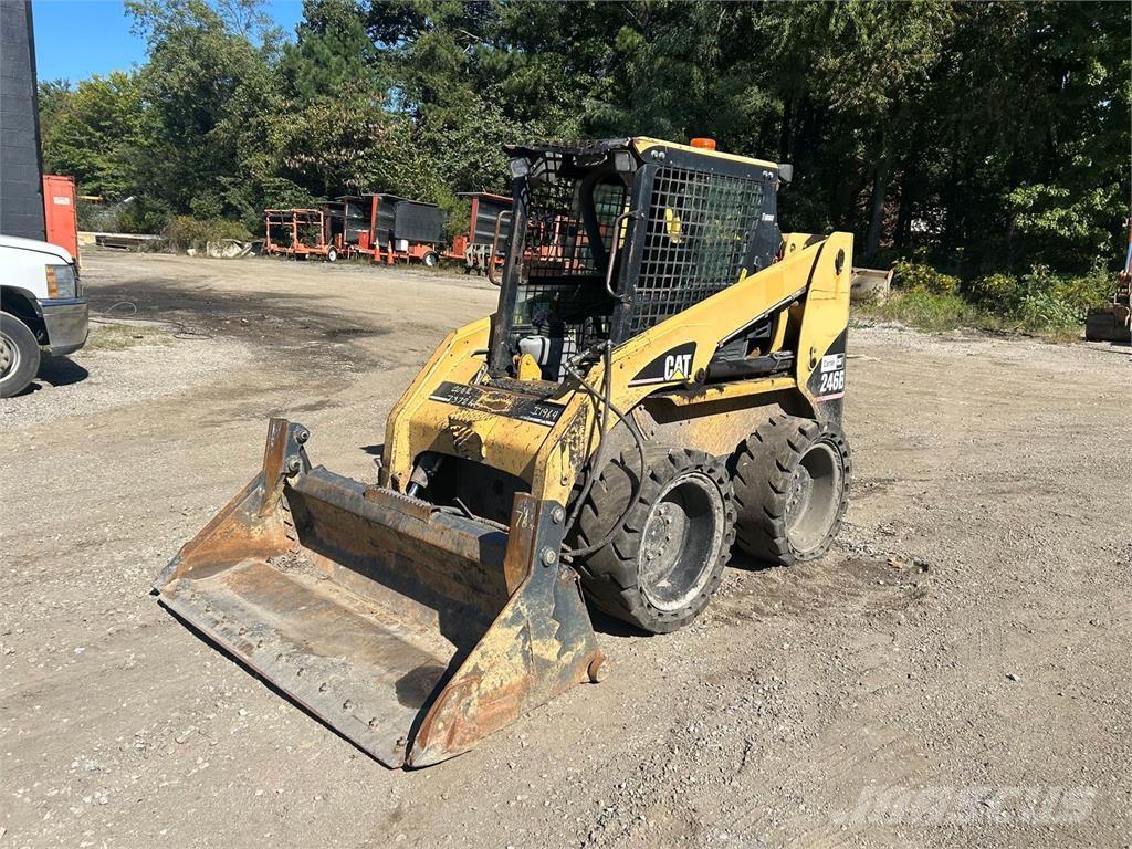 CAT 246B 滑移装载机