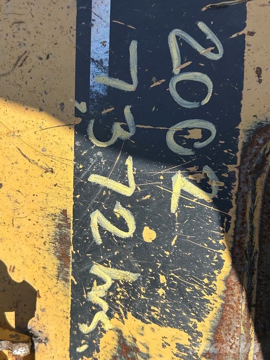 CAT 246B 滑移装载机
