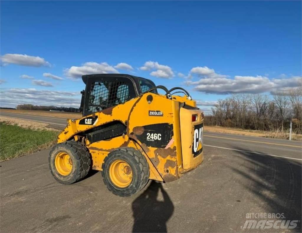 CAT 246C 滑移装载机