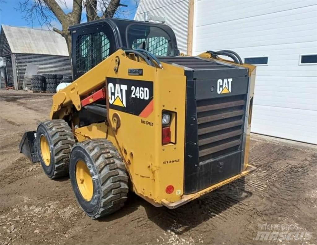 CAT 246D 滑移装载机
