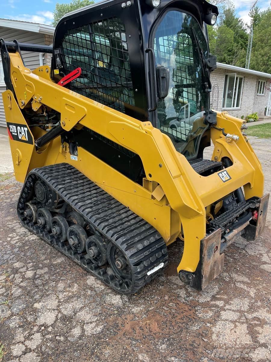 CAT 257D 滑移装载机