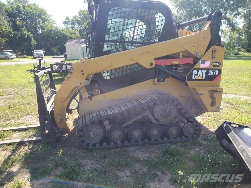 CAT 257D 滑移装载机