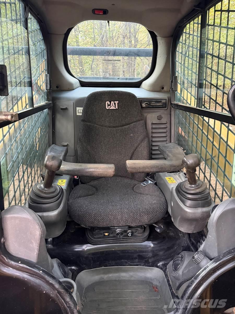 CAT 259D 滑移装载机